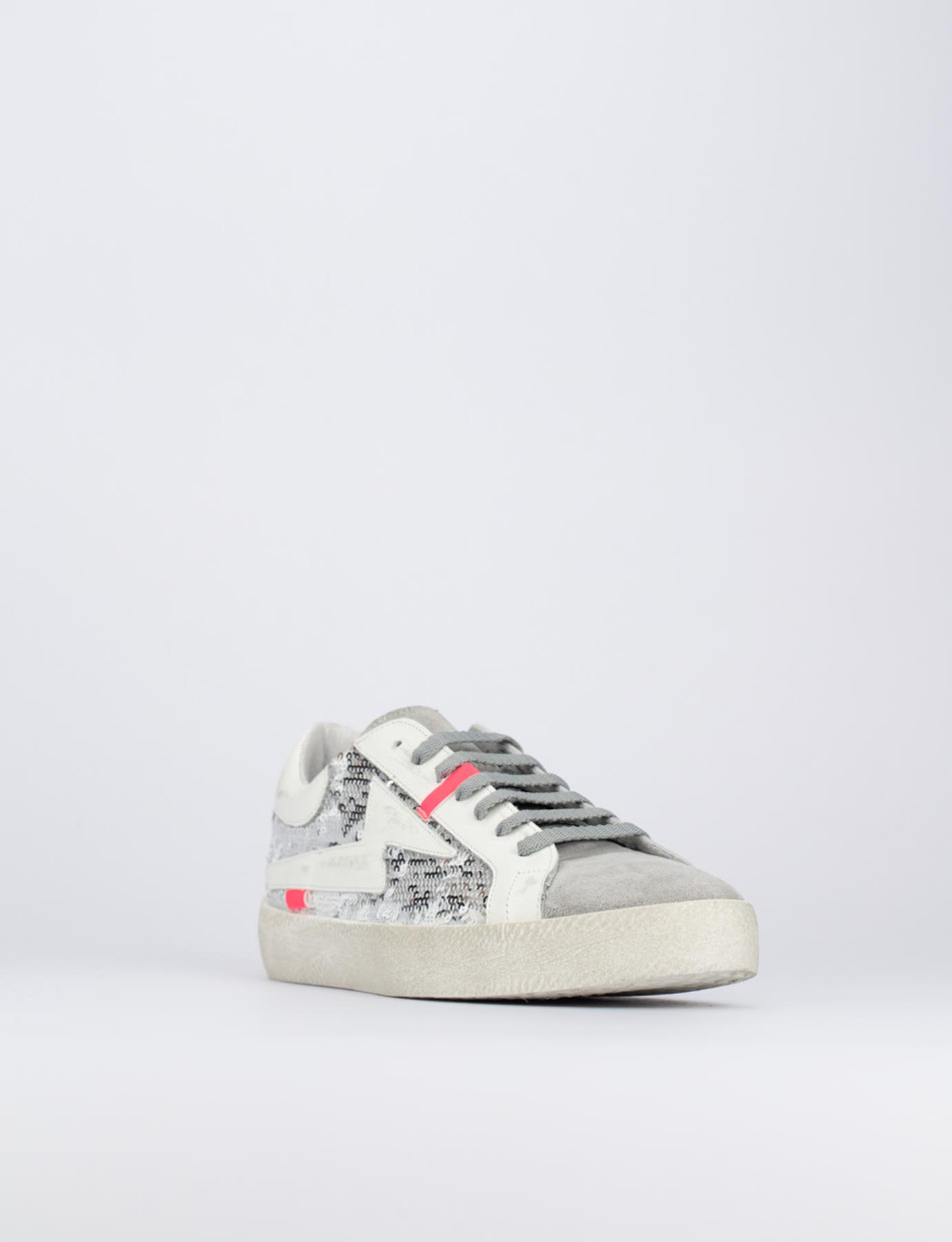 Sneakers grey leather