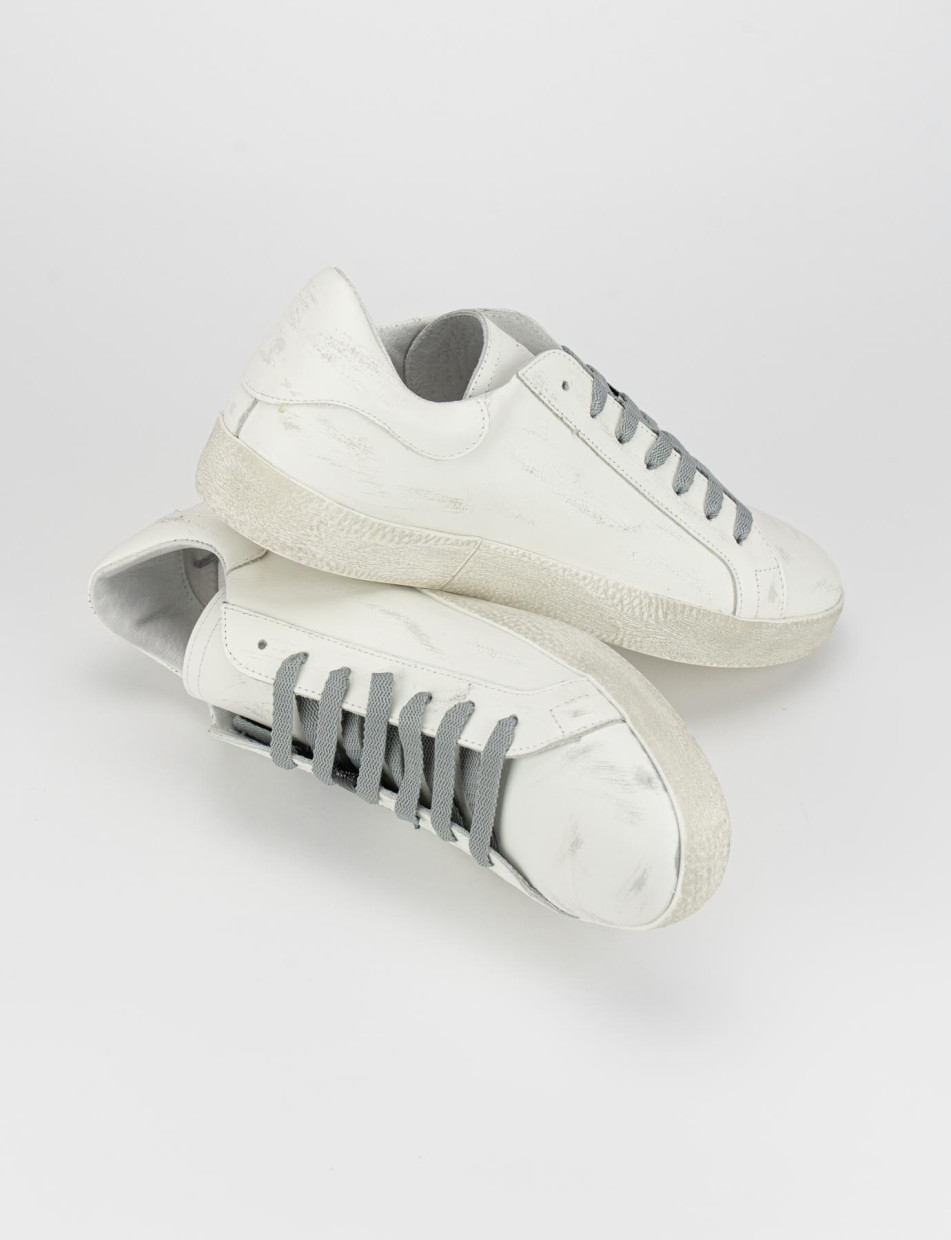 Sneakers white leather