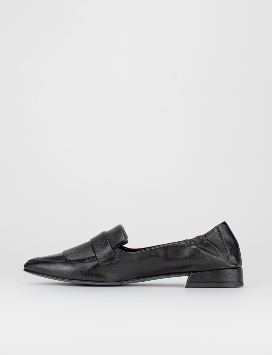 Loafers heel 1 cm black leather