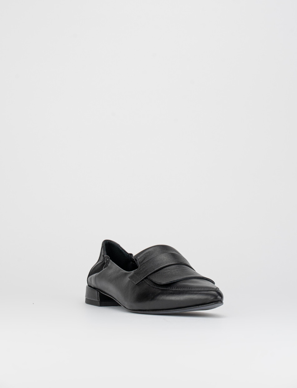 Loafers heel 1 cm black leather