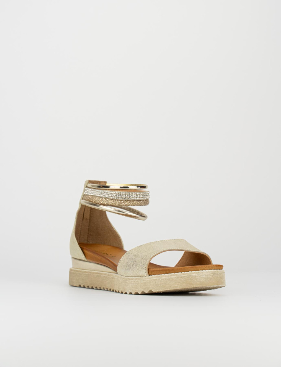 Sandalo tacco 1 cm oro pelle