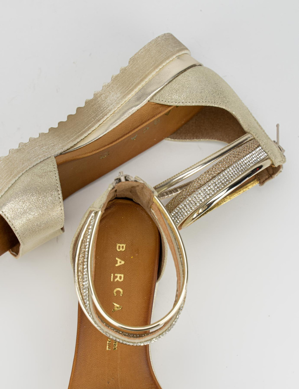Sandalo tacco 1 cm oro pelle