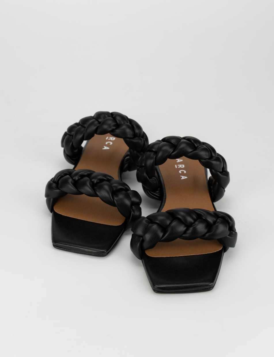 Slippers heel 1 cm black leather