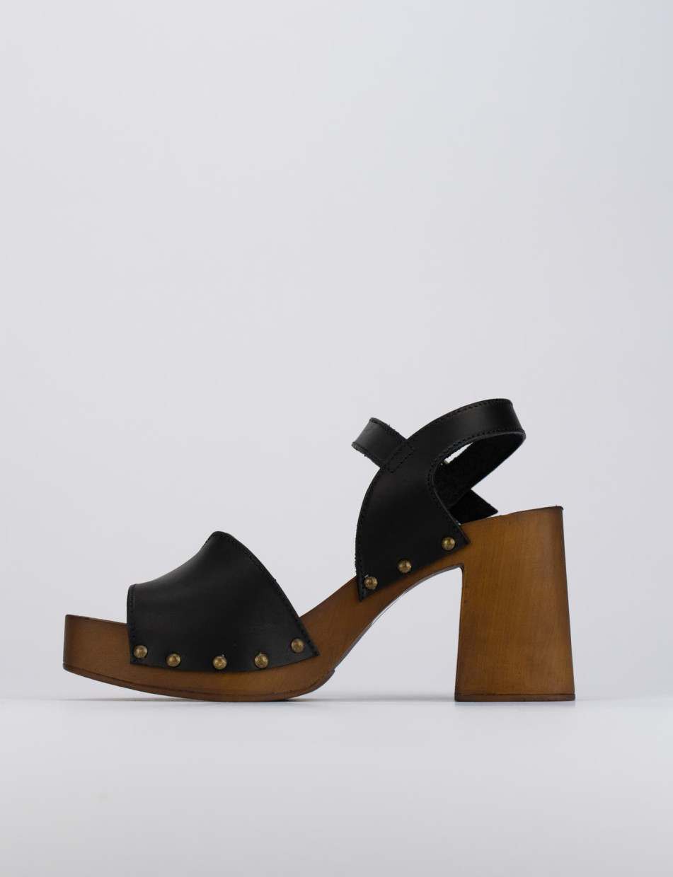 Sandalo zoccolo tacco 7 cm nero pelle
