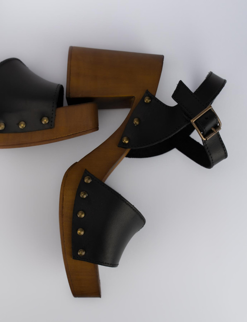Sandalo zoccolo tacco 7 cm nero pelle