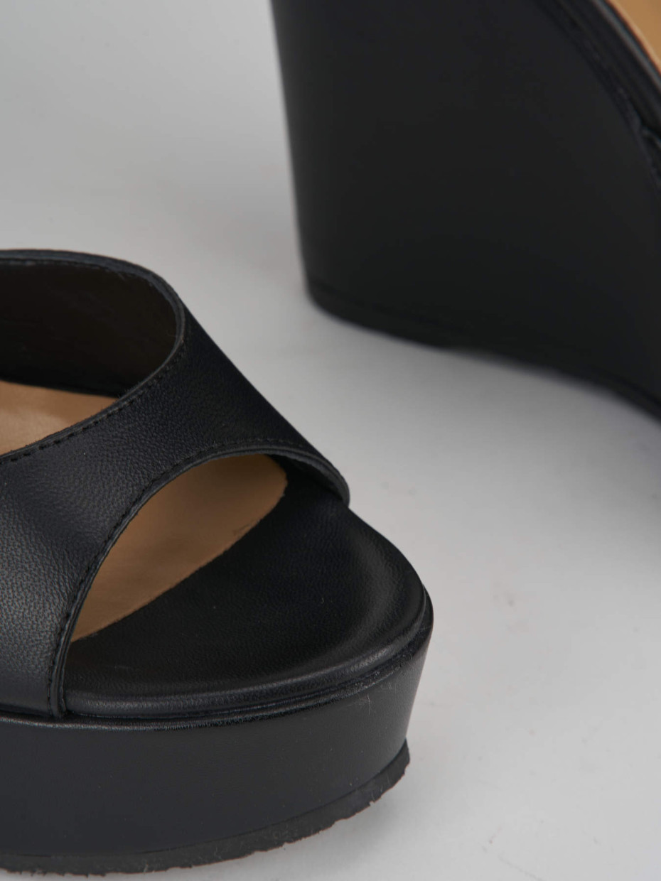 Sandalo zeppa 13 cm nero pelle