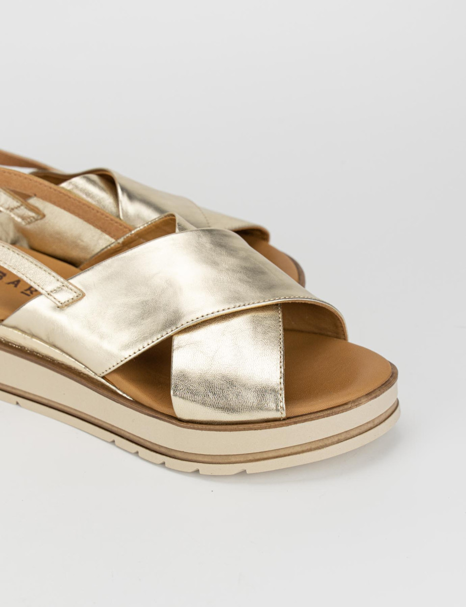 Wedge heels heel 1 cm gold leather