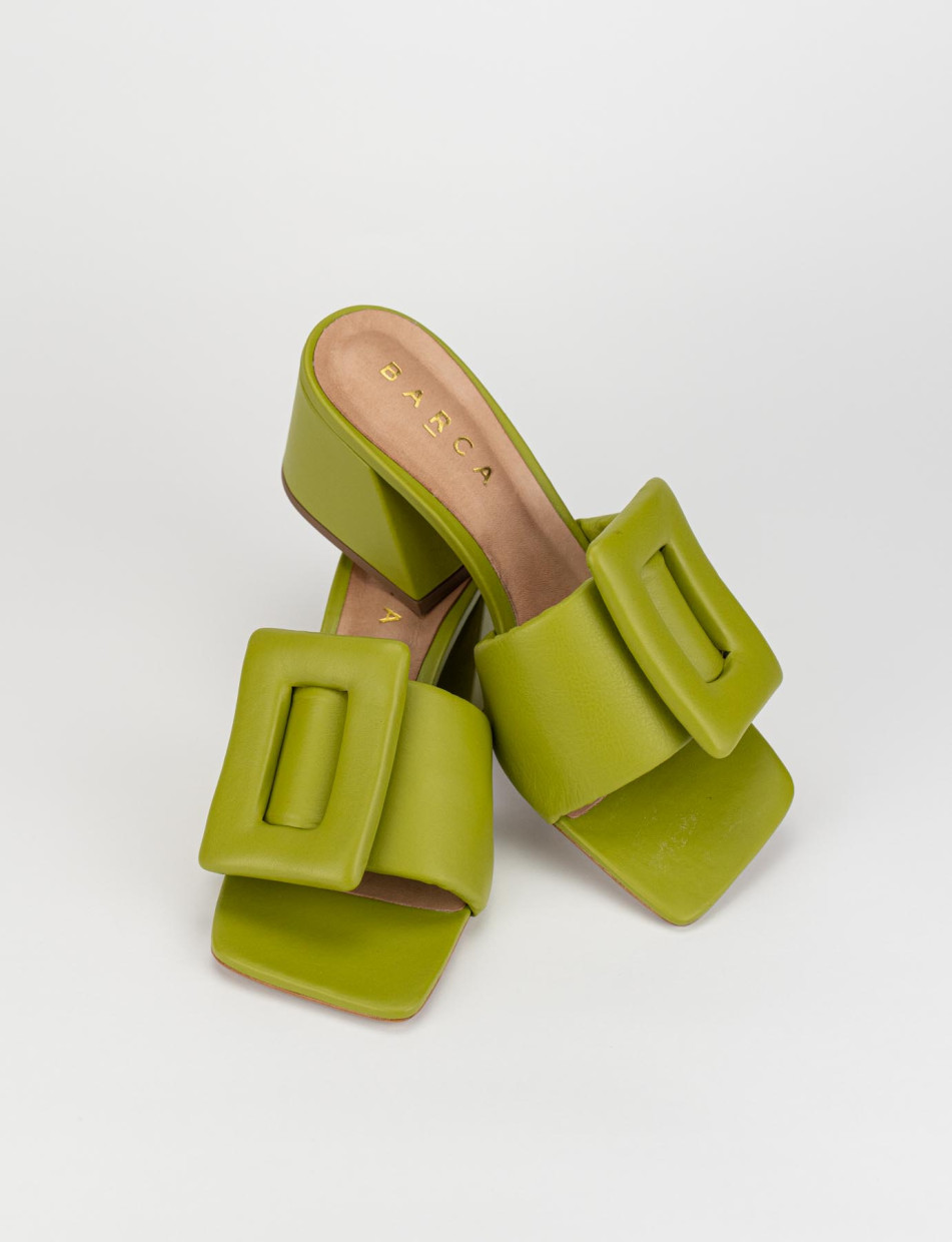 Slippers heel 5 cm green leather