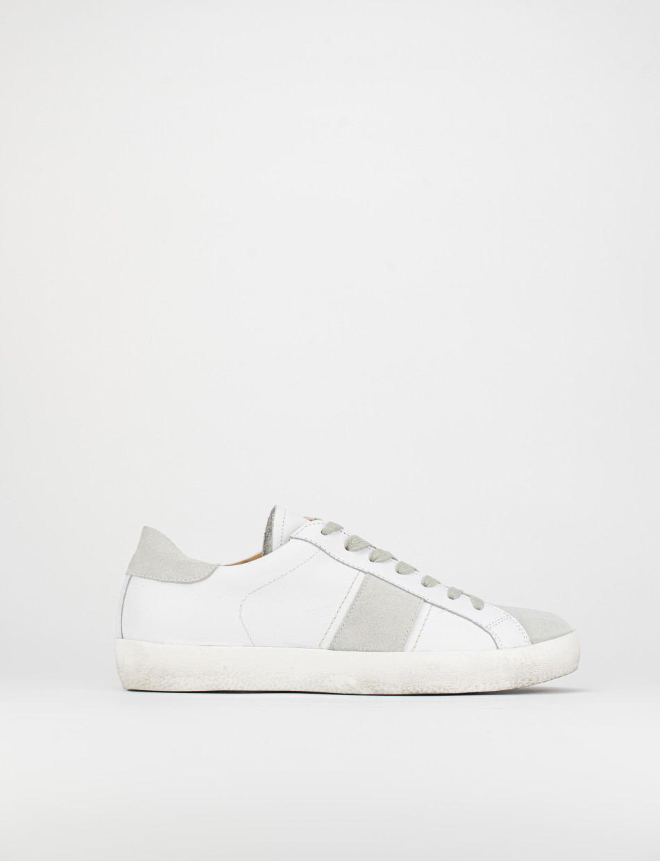 Sneakers white leather