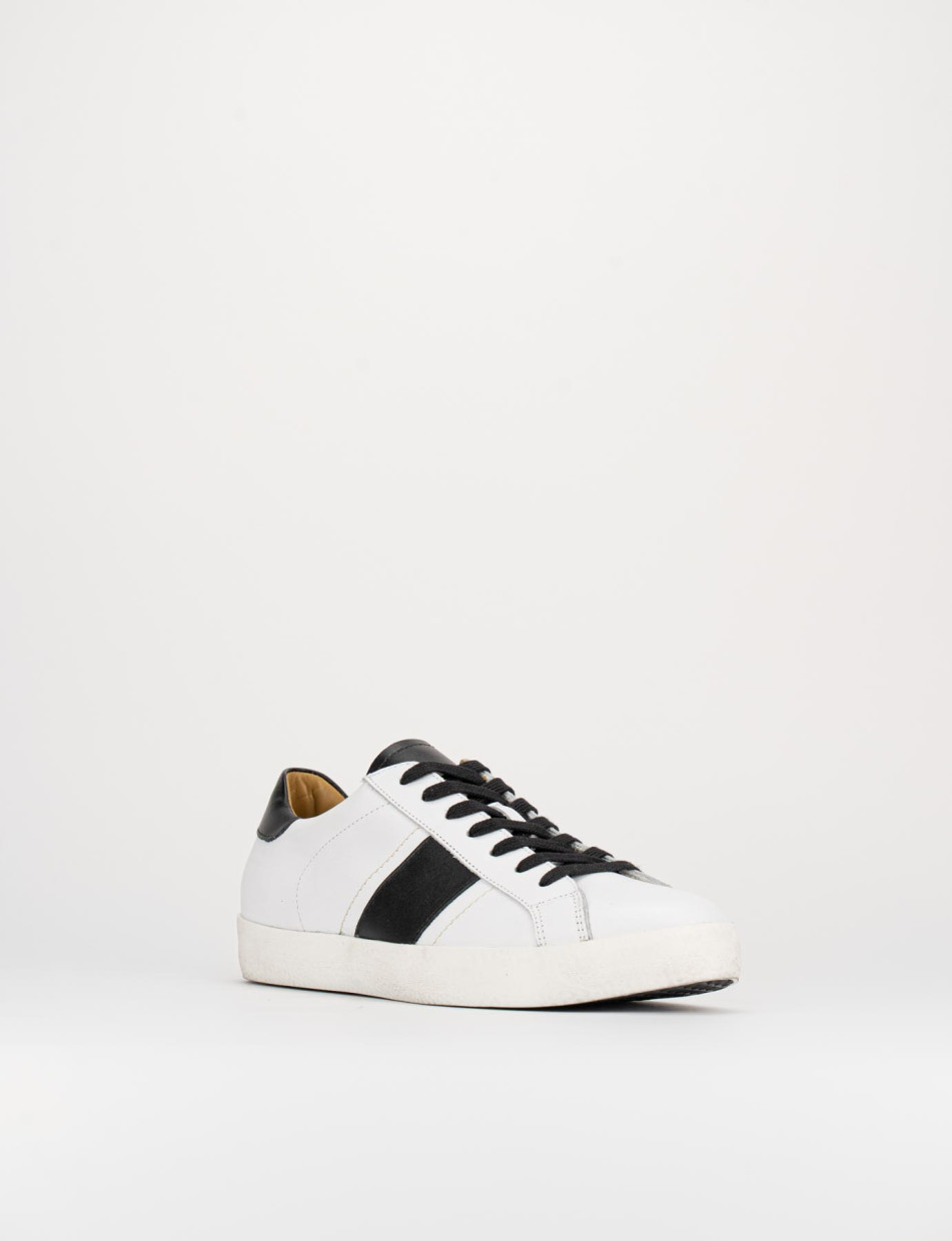 Sneakers white leather