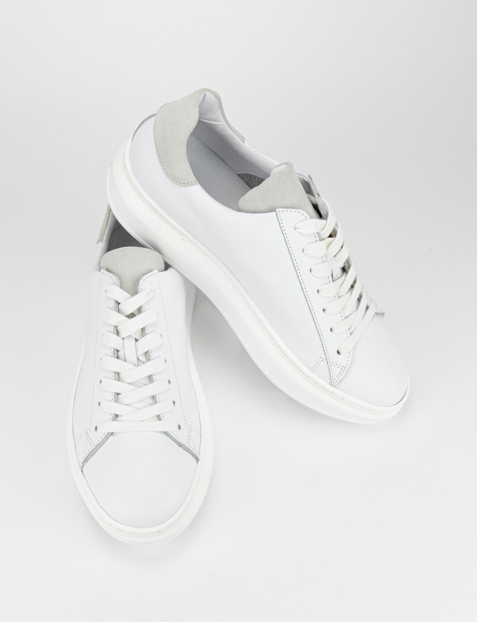 Sneakers white leather