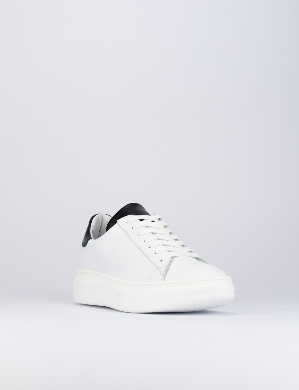 Sneakers white leather