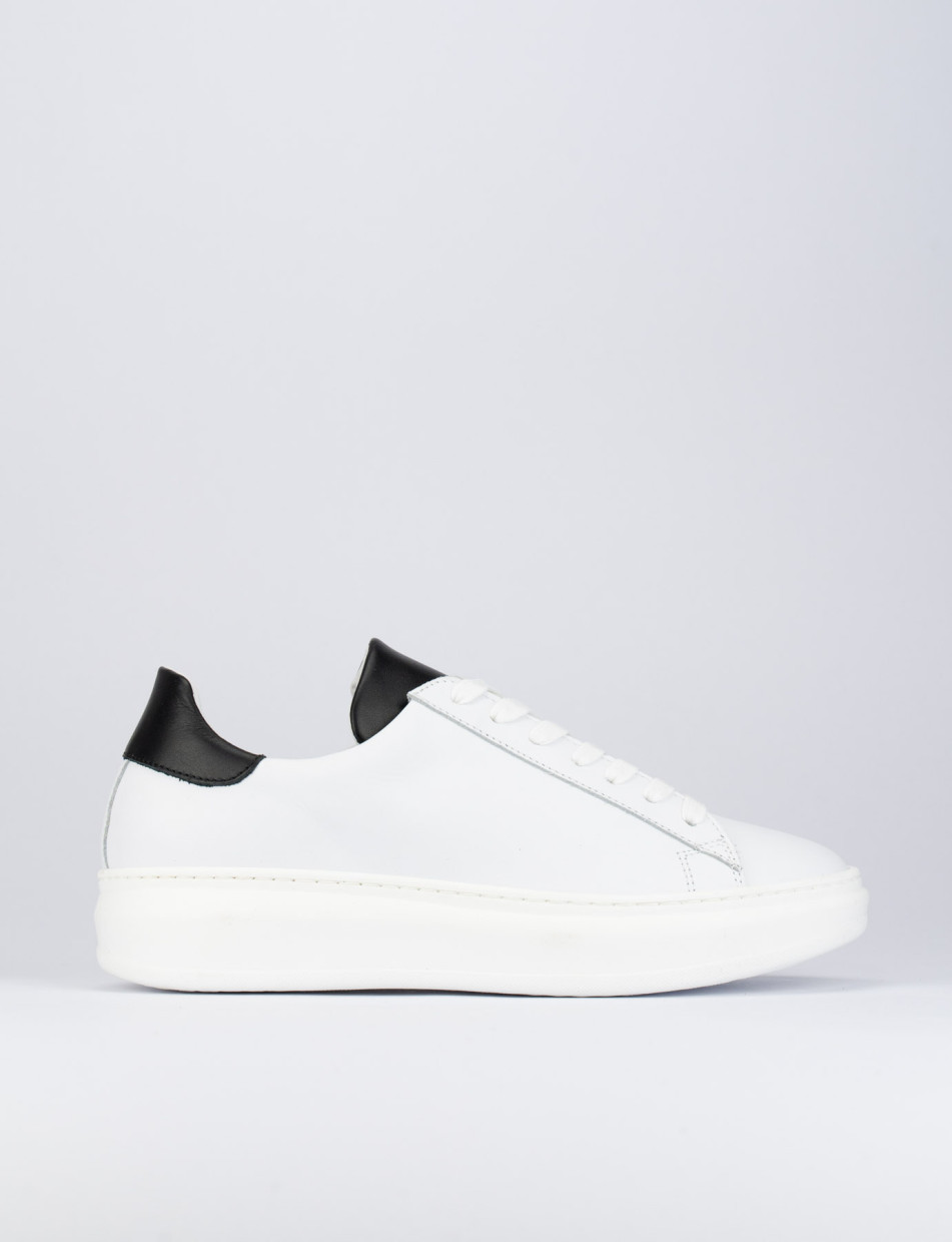 Sneakers white leather