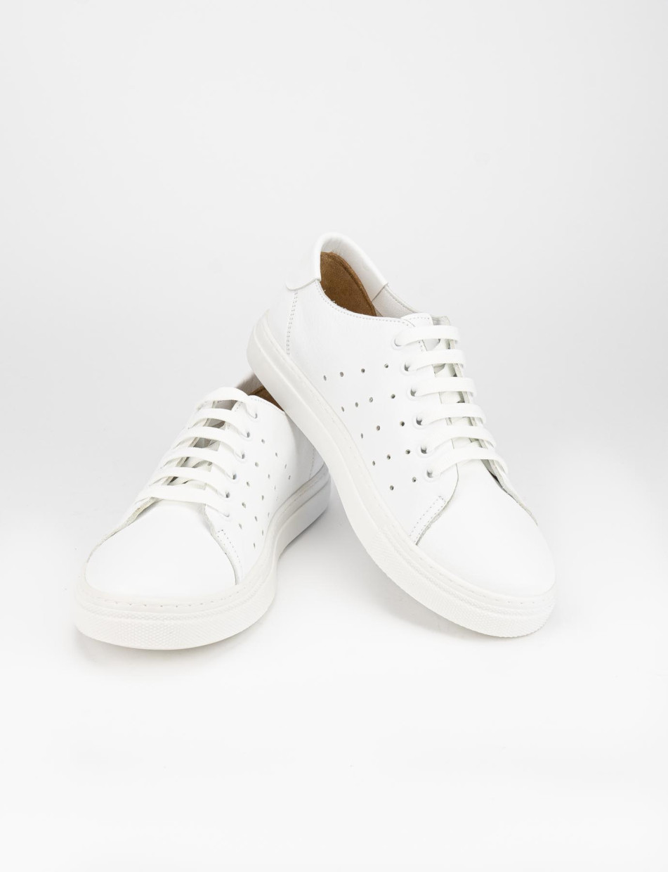 Sneakers white leather