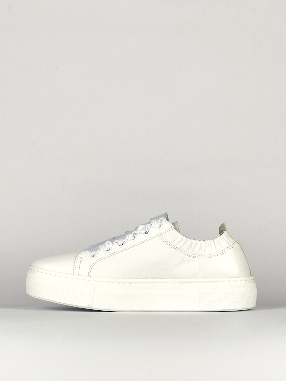 Sneakers white leather