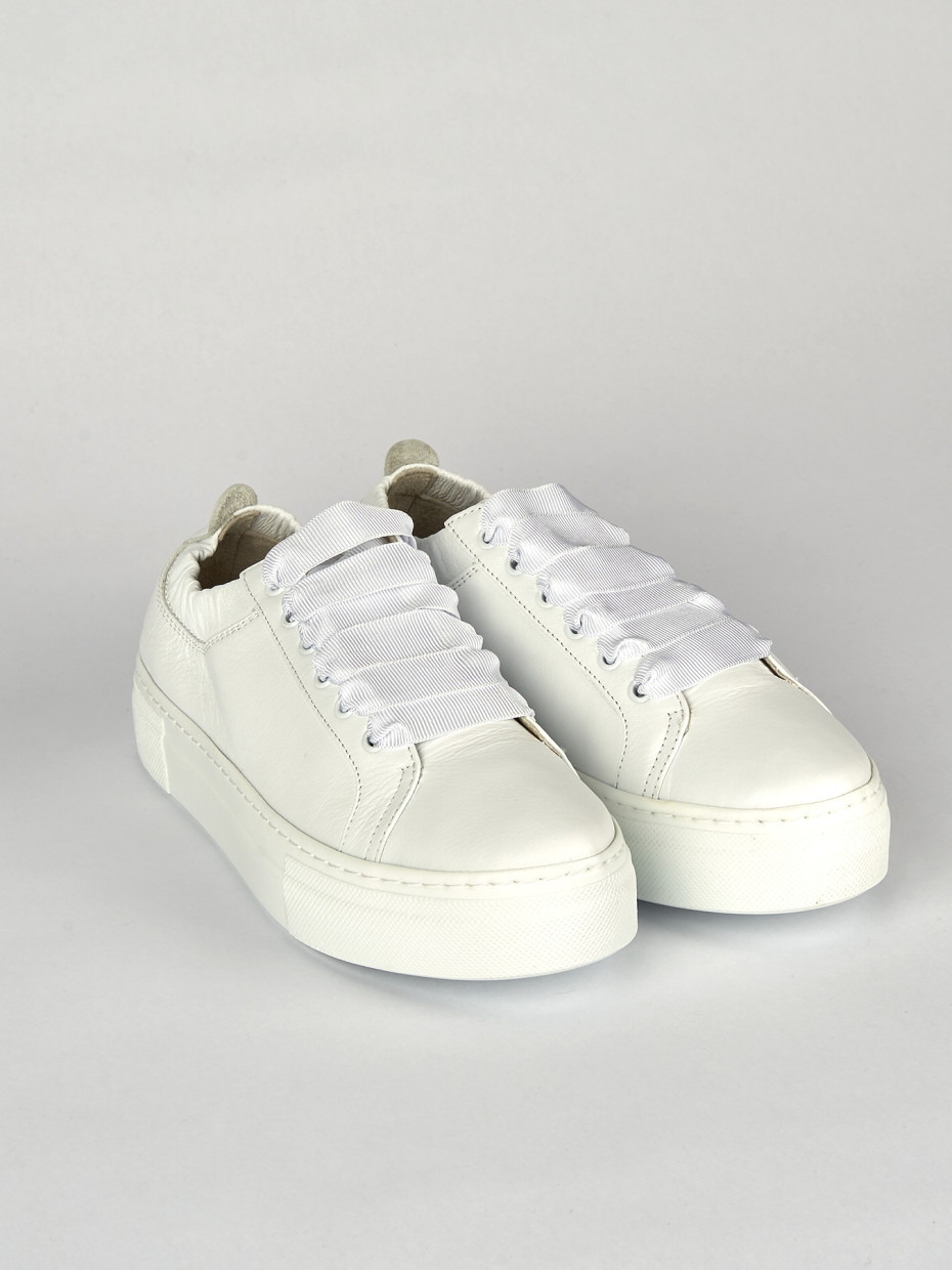 Sneakers white leather