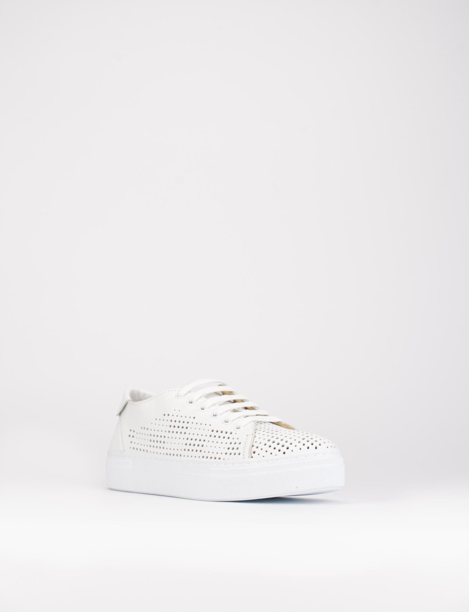 Sneakers white leather