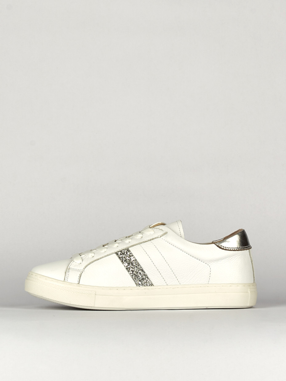 Sneakers white leather