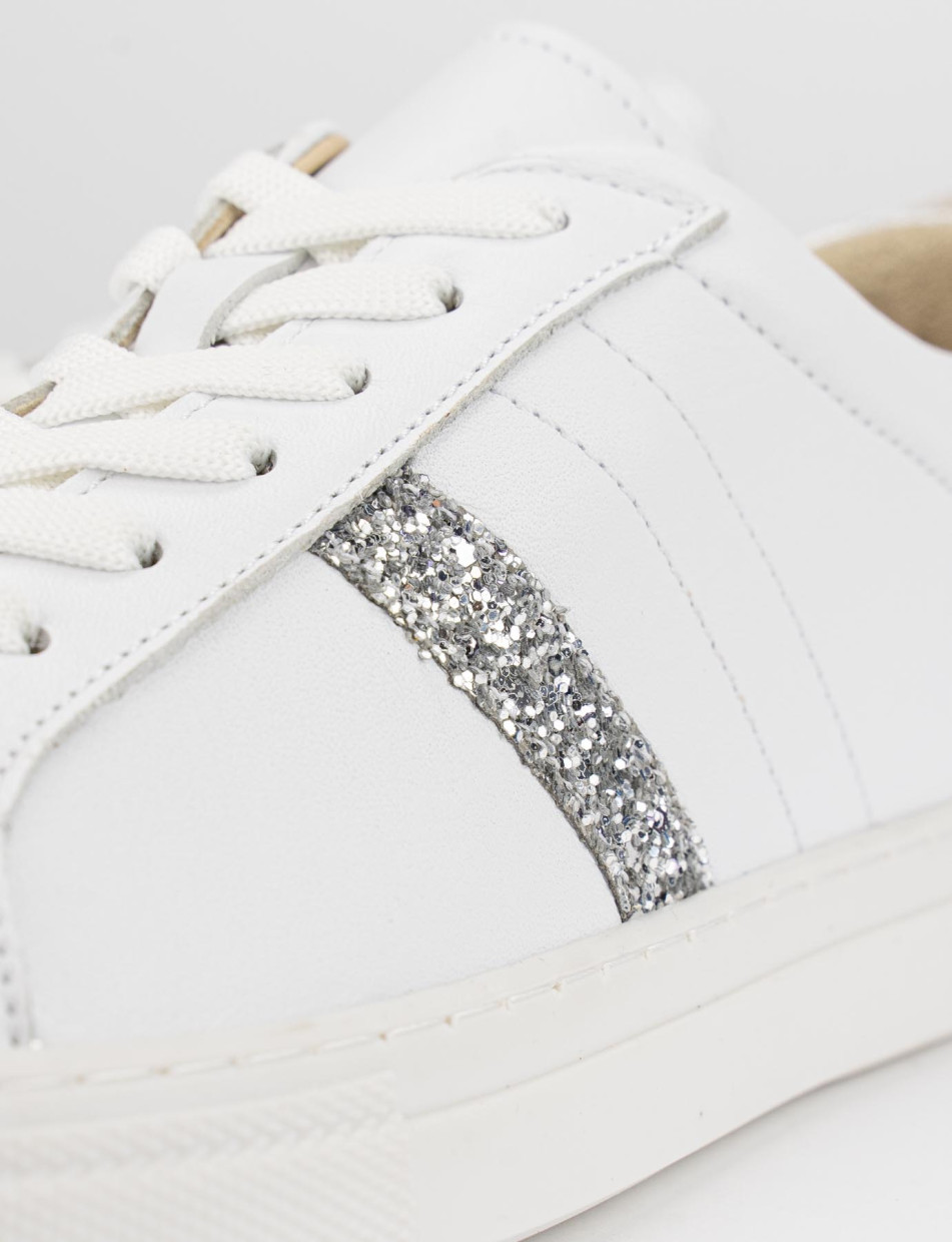 Sneakers white leather