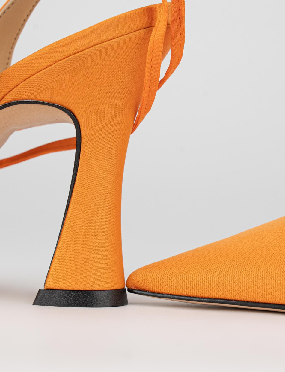 Slingback decoltè tacco 9 cm arancio raso