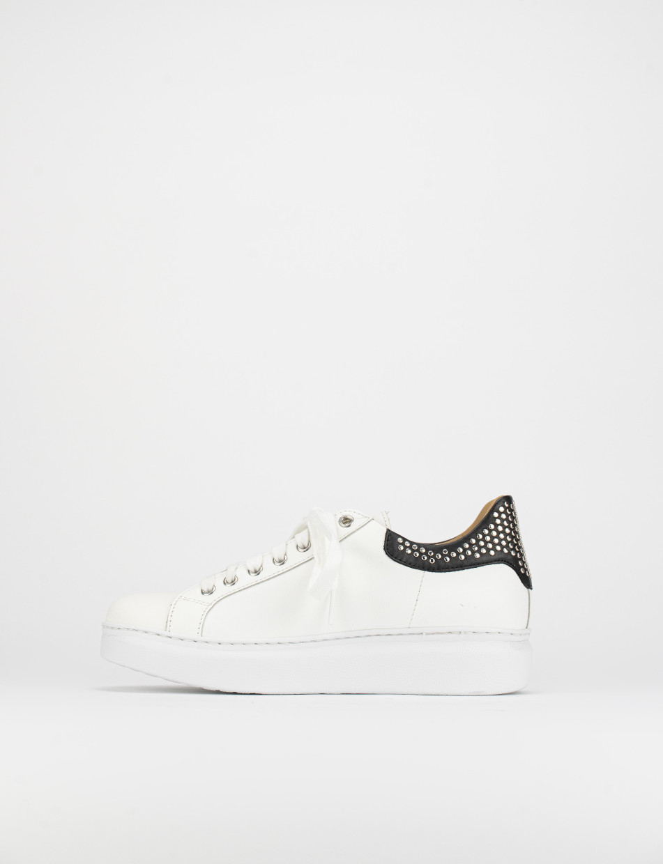 Sneakers white leather