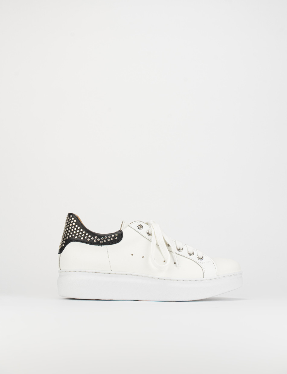 Sneakers white leather