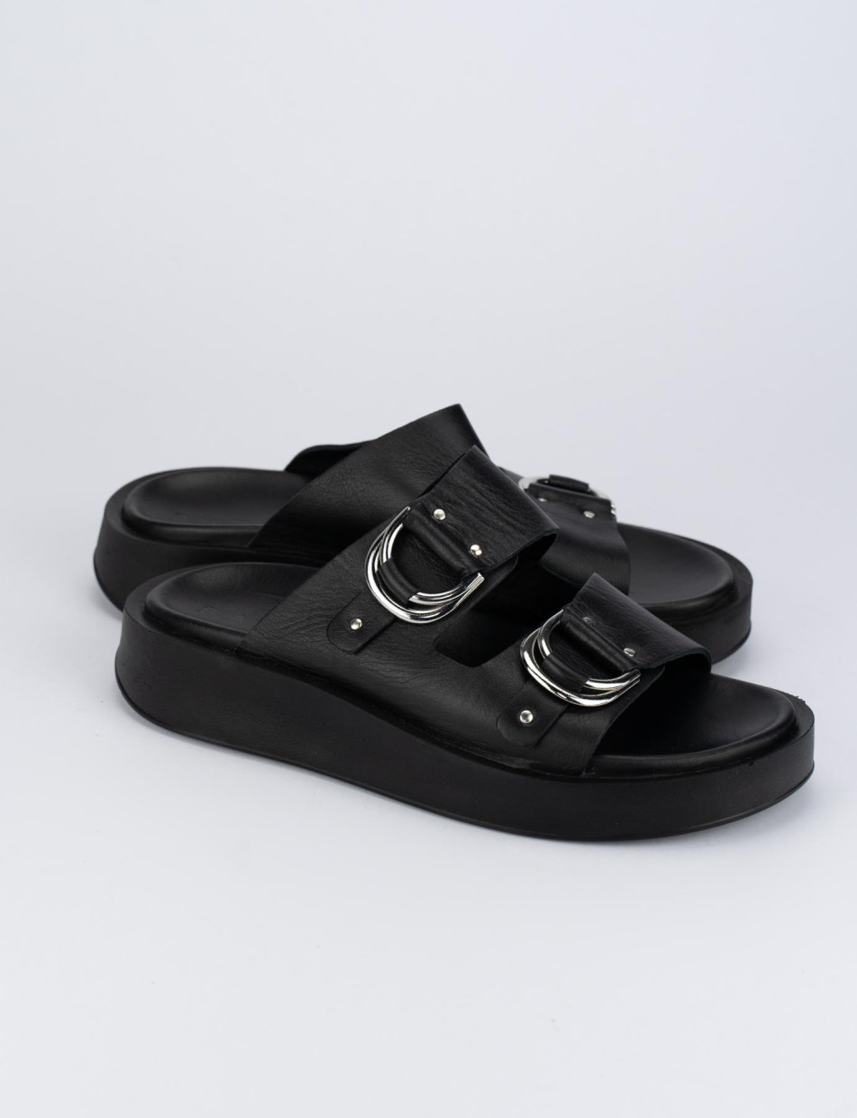 Slippers heel 2 cm black leather