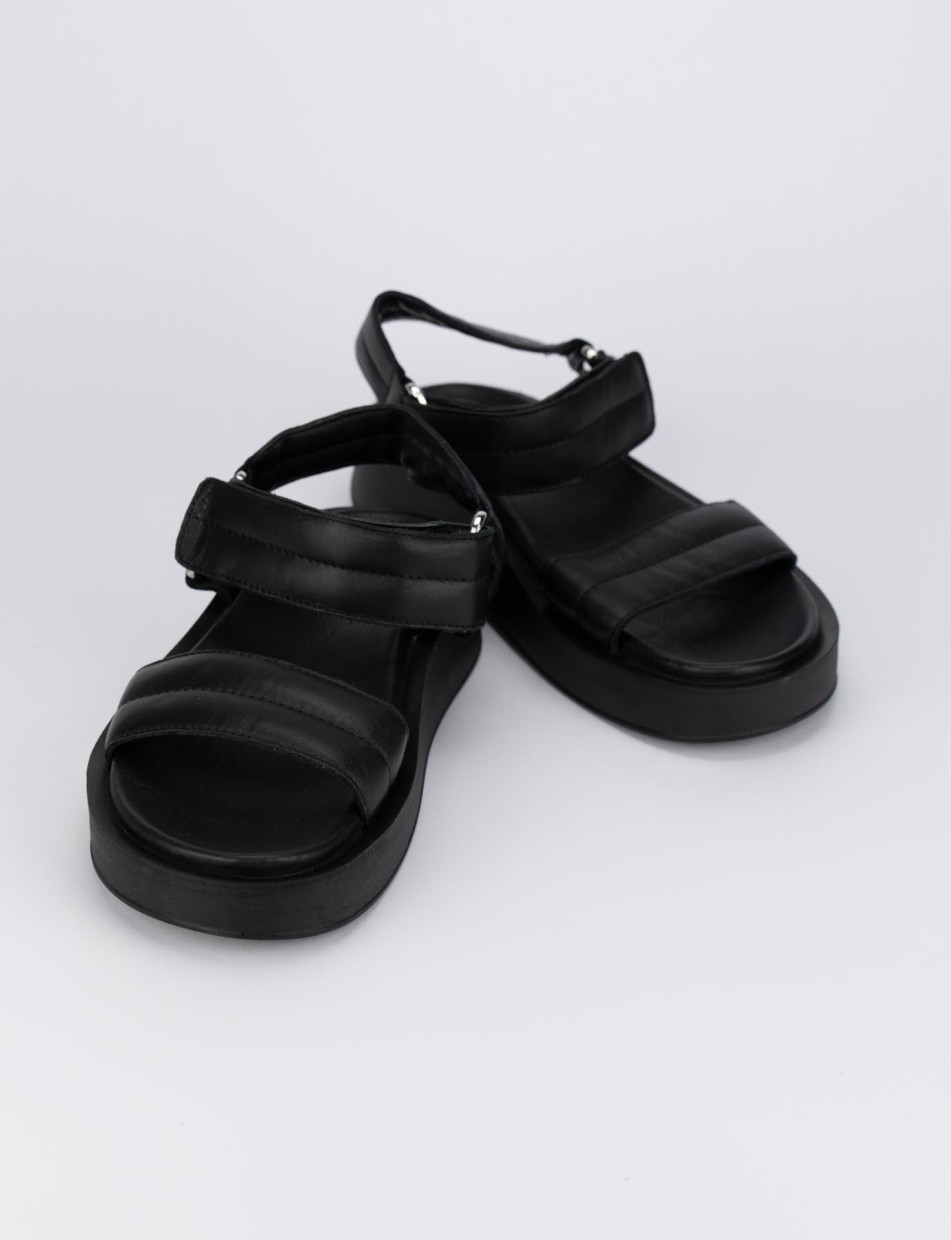 Wedge heels heel 2 cm black leather