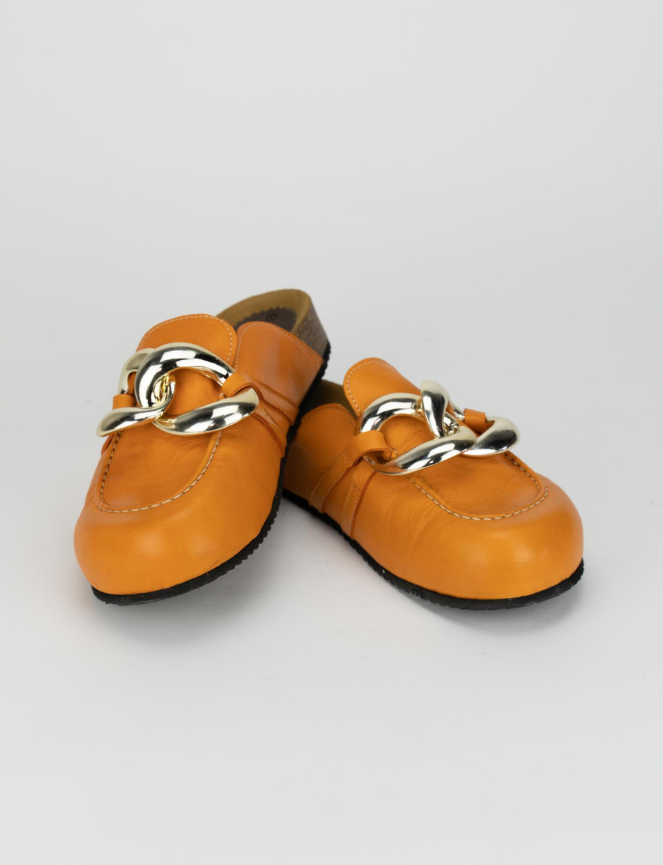 Slippers heel 1 cm orange leather