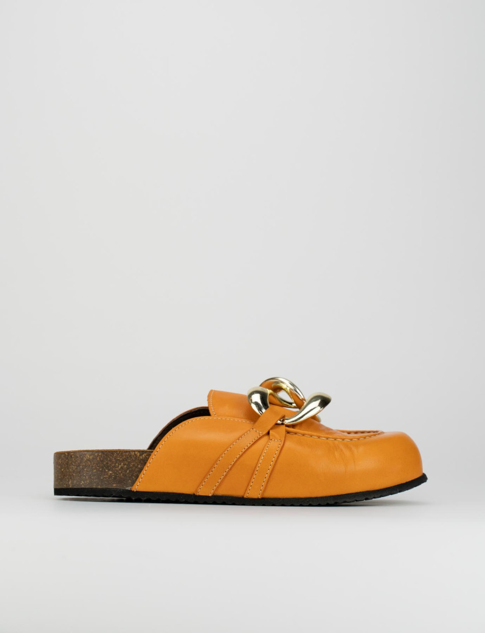 Slippers heel 1 cm orange leather