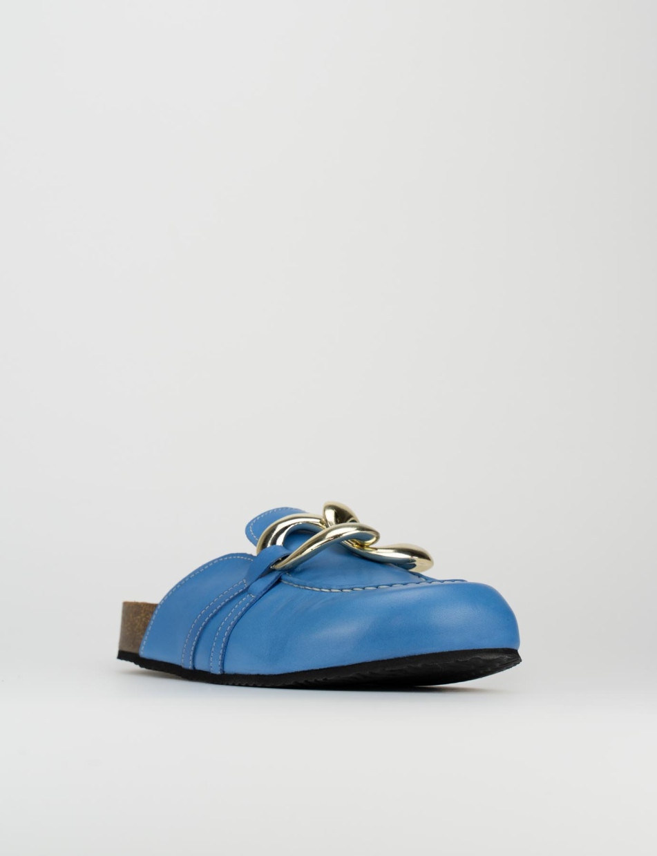 Slippers heel 1 cm light blue leather