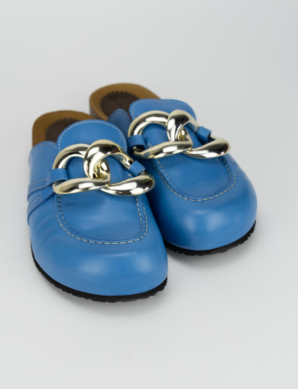 Slippers heel 1 cm light blue leather