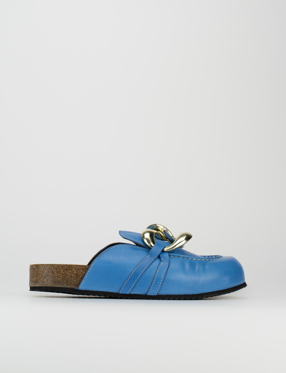 Slippers heel 1 cm light blue leather