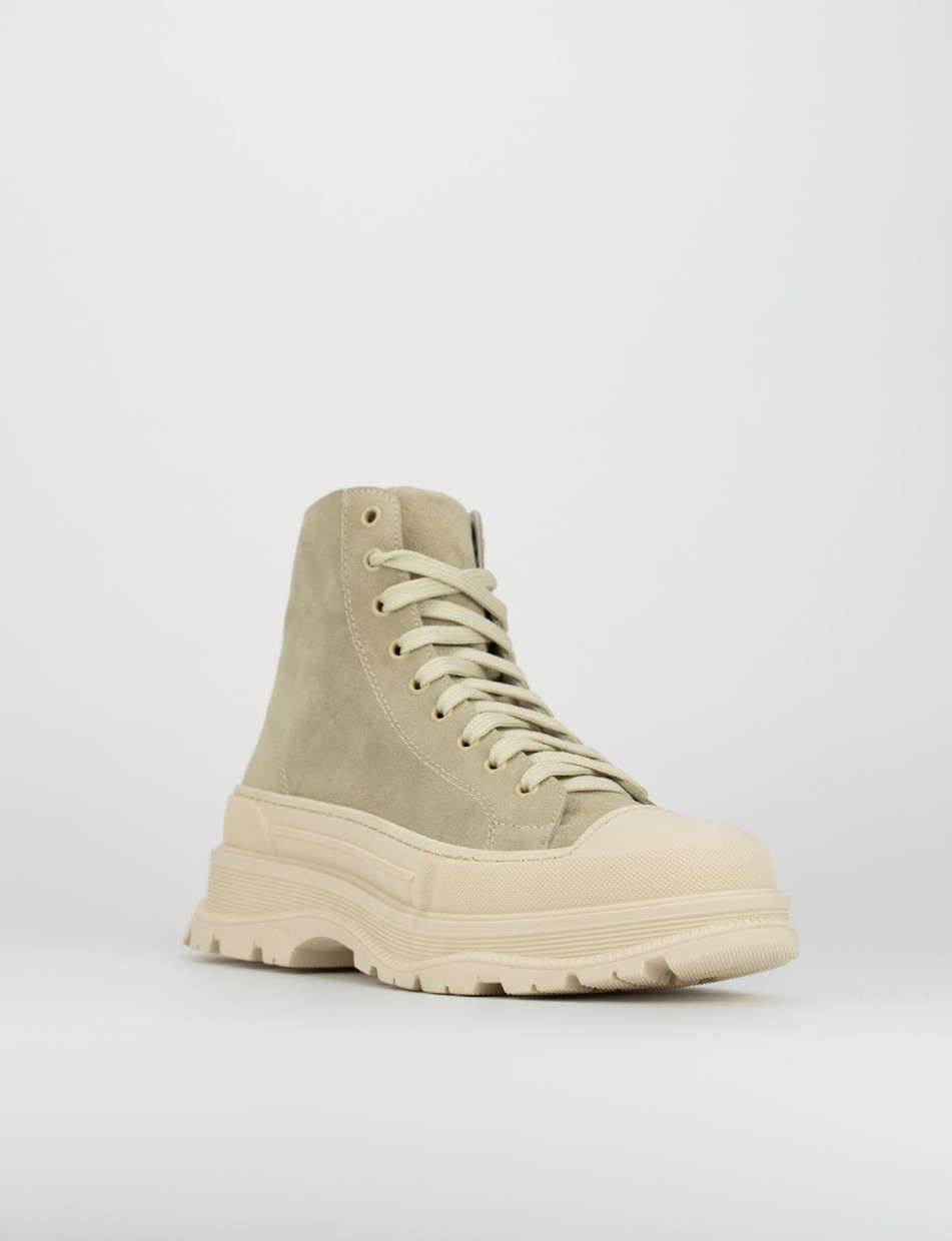 Sneakers tacco 1cm camoscio beige