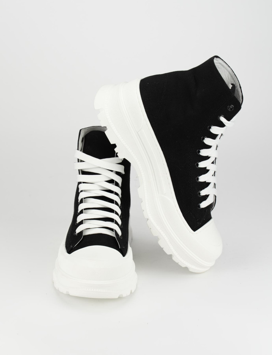 Sneakers heel 1 cm black canvas