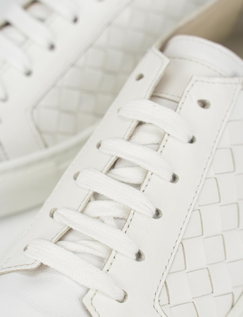 Sneakers white leather