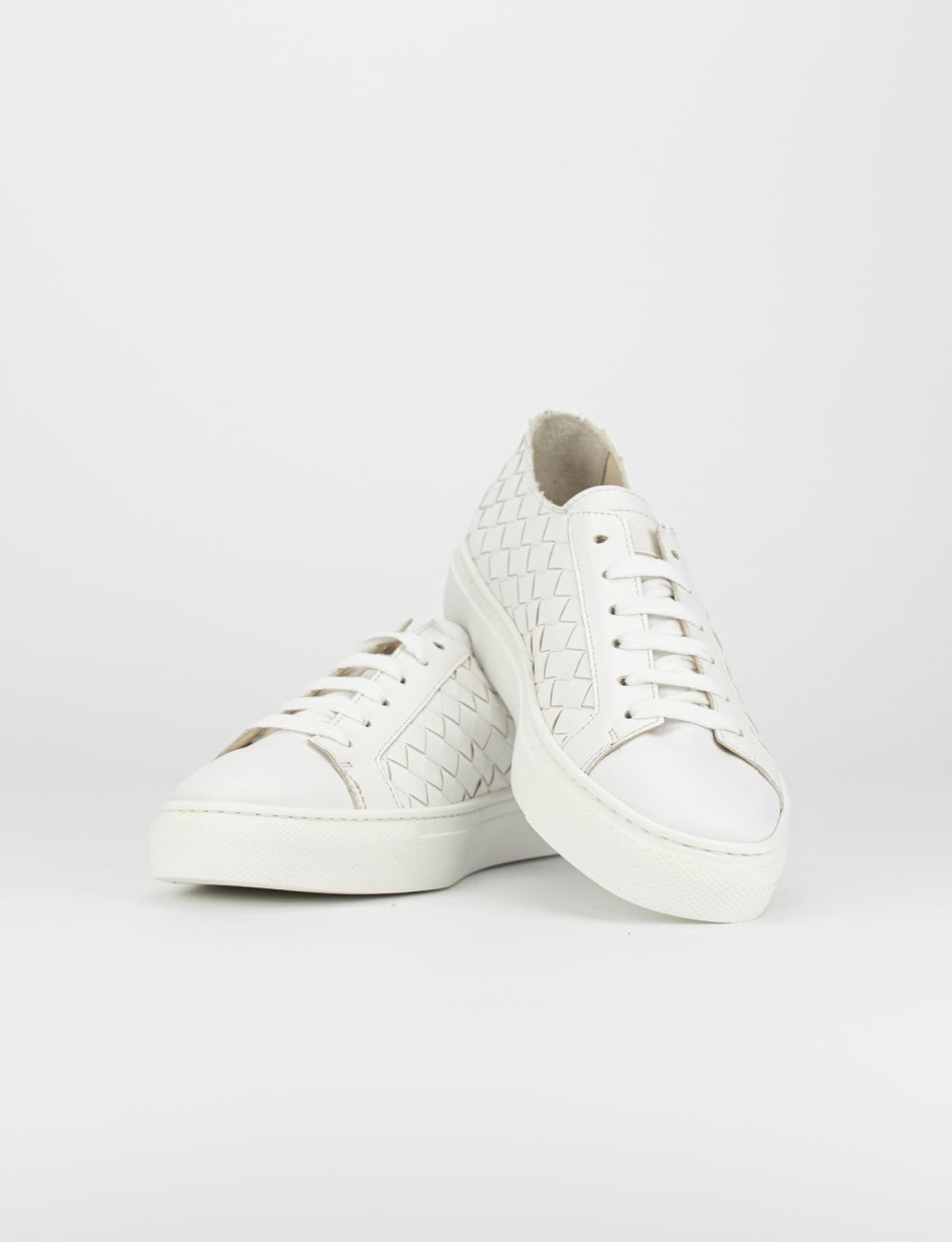 Sneakers white leather