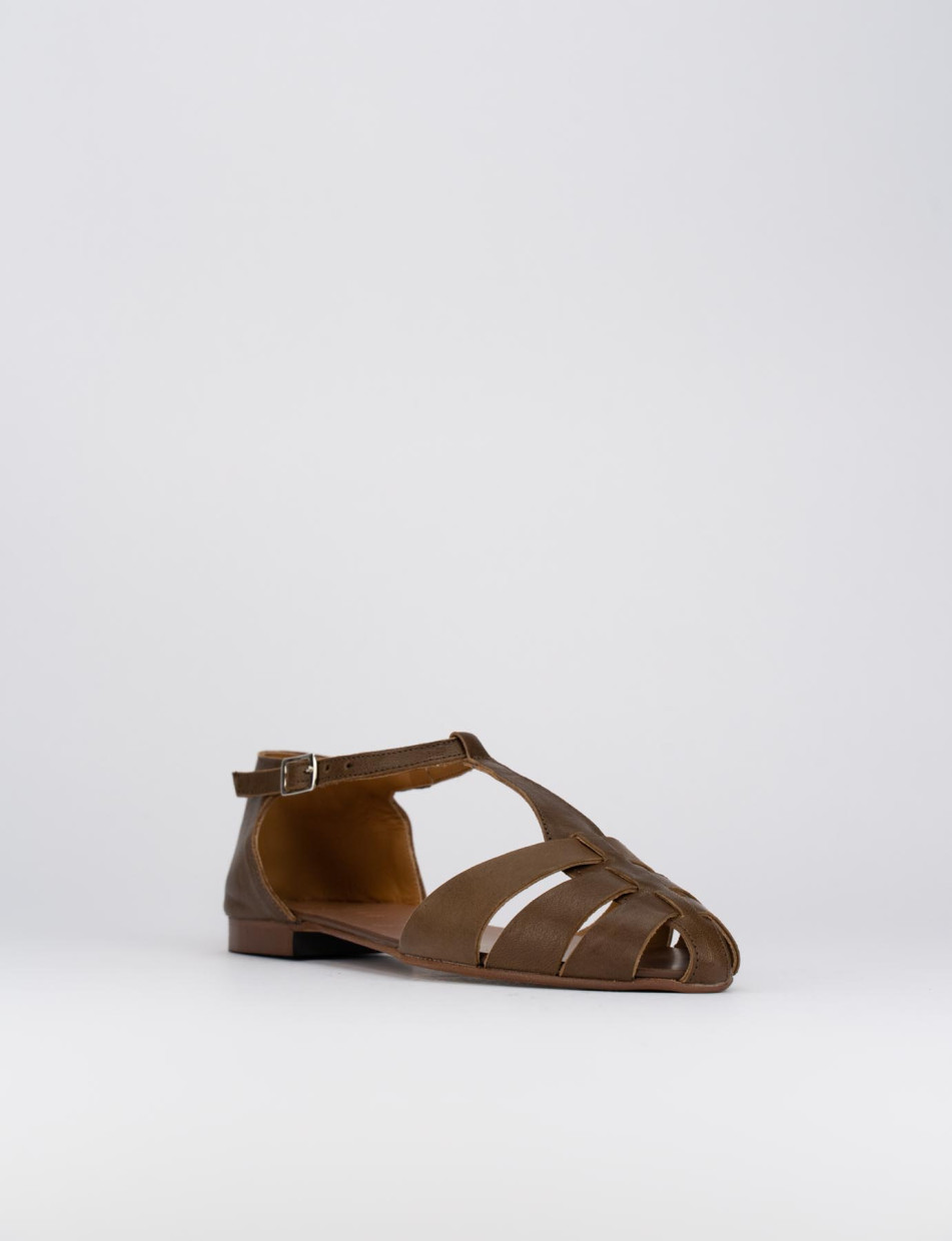 Low heel sandals heel 1 cm brown leather