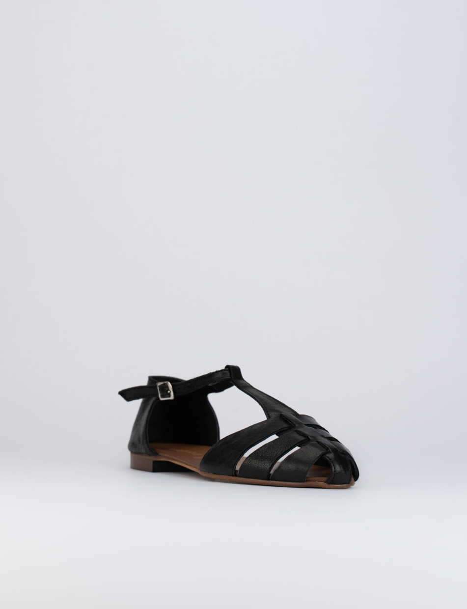 Low heel sandals heel 1 cm black leather