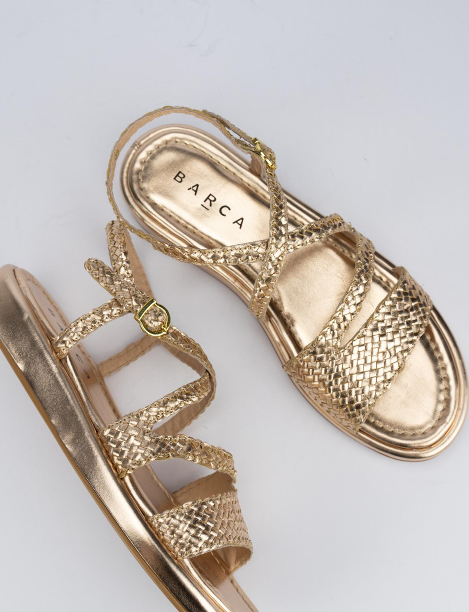 Low heel sandals heel 1 cm gold leather