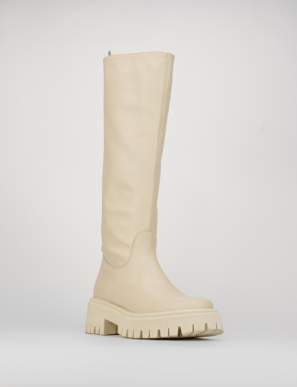 Low heel boots heel 1 cm white leather