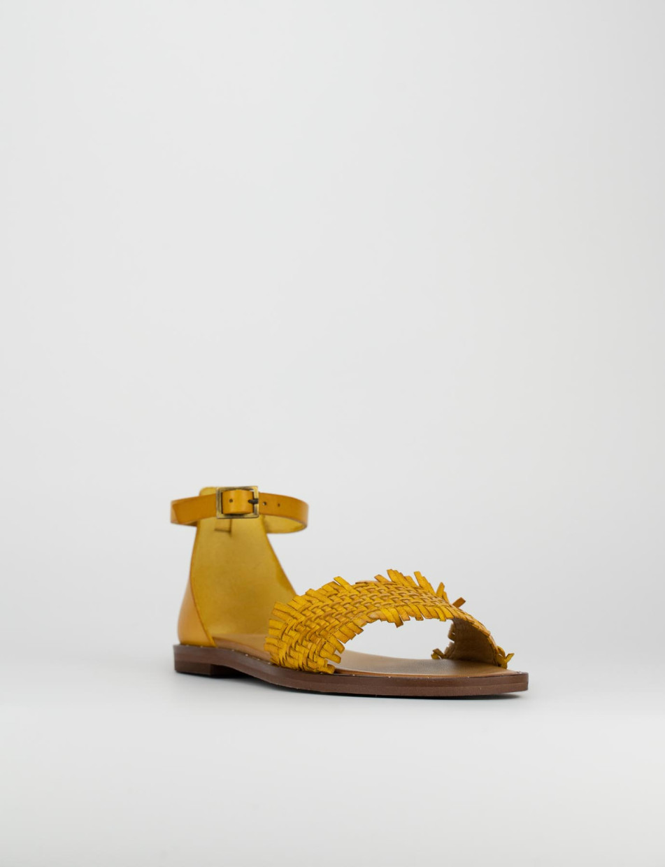 Low heel sandals heel 1 cm yellow leather