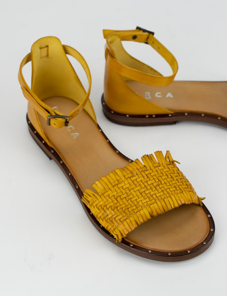 Low heel sandals heel 1 cm yellow leather