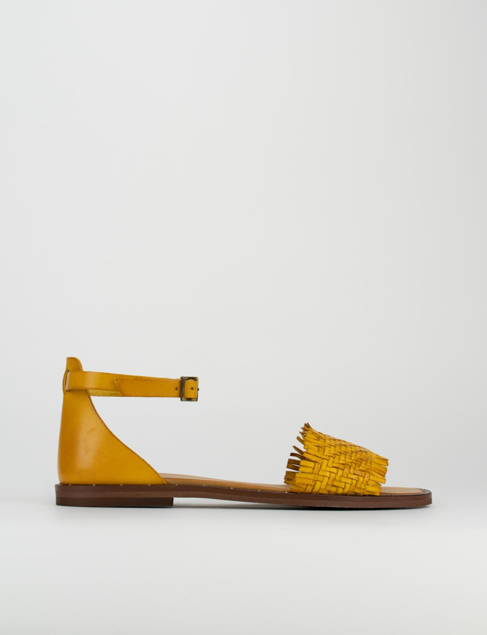 Low heel sandals heel 1 cm yellow leather