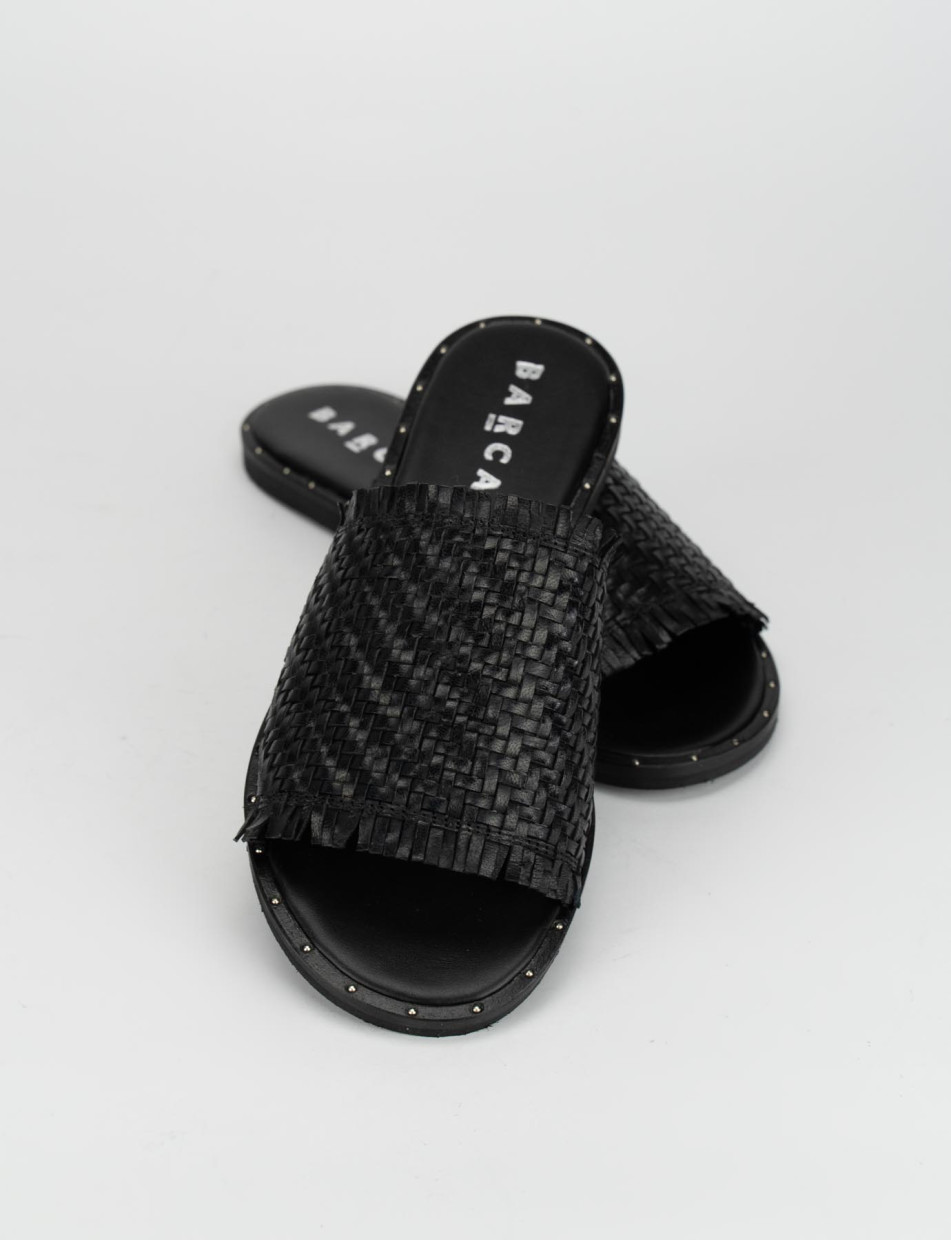 Slippers heel 1 cm black leather