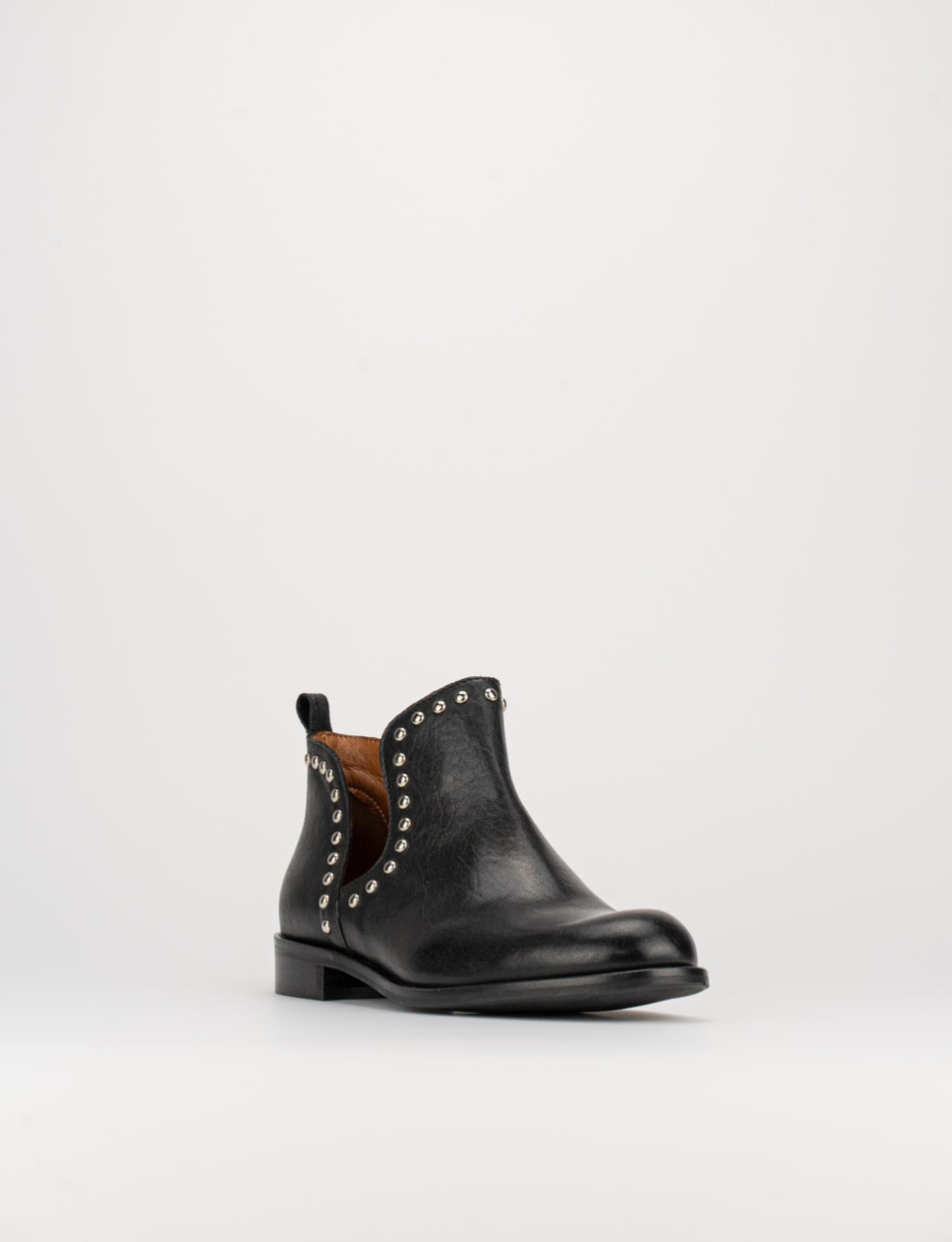 Low heel ankle boots heel 1 cm black leather