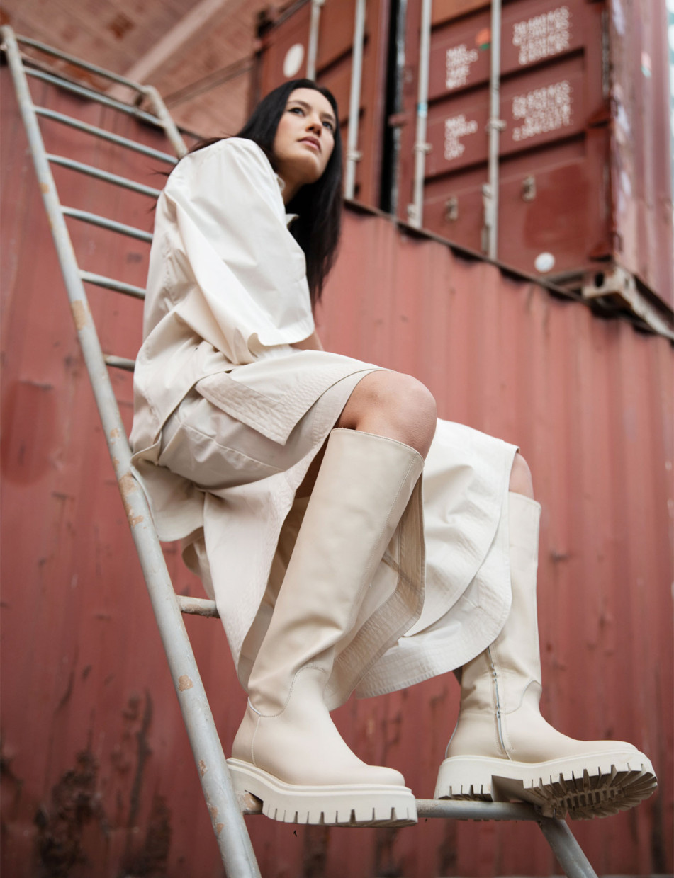 Low heel boots heel 1 cm white leather