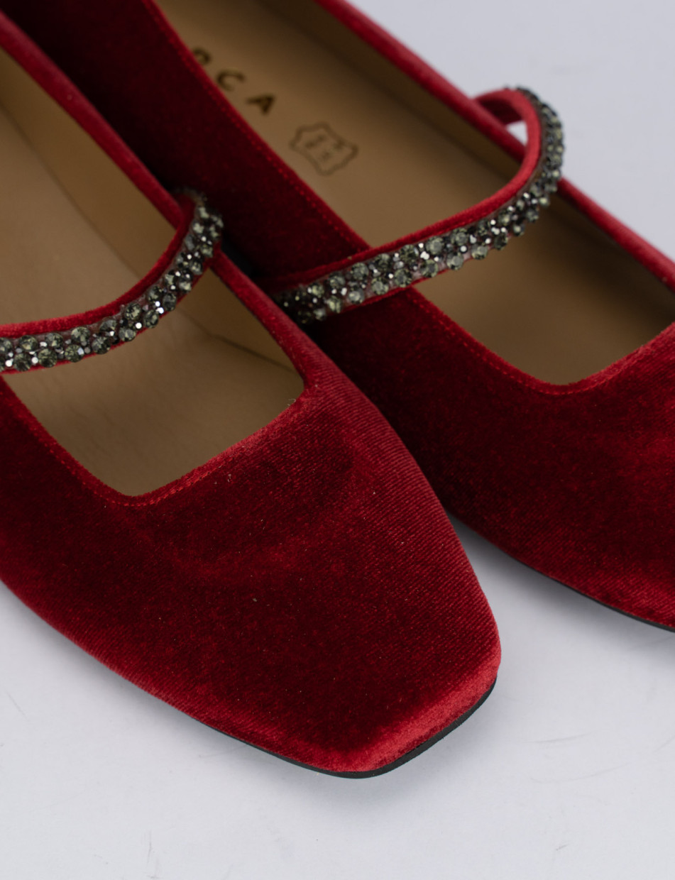 Red flat cheap shoes near me