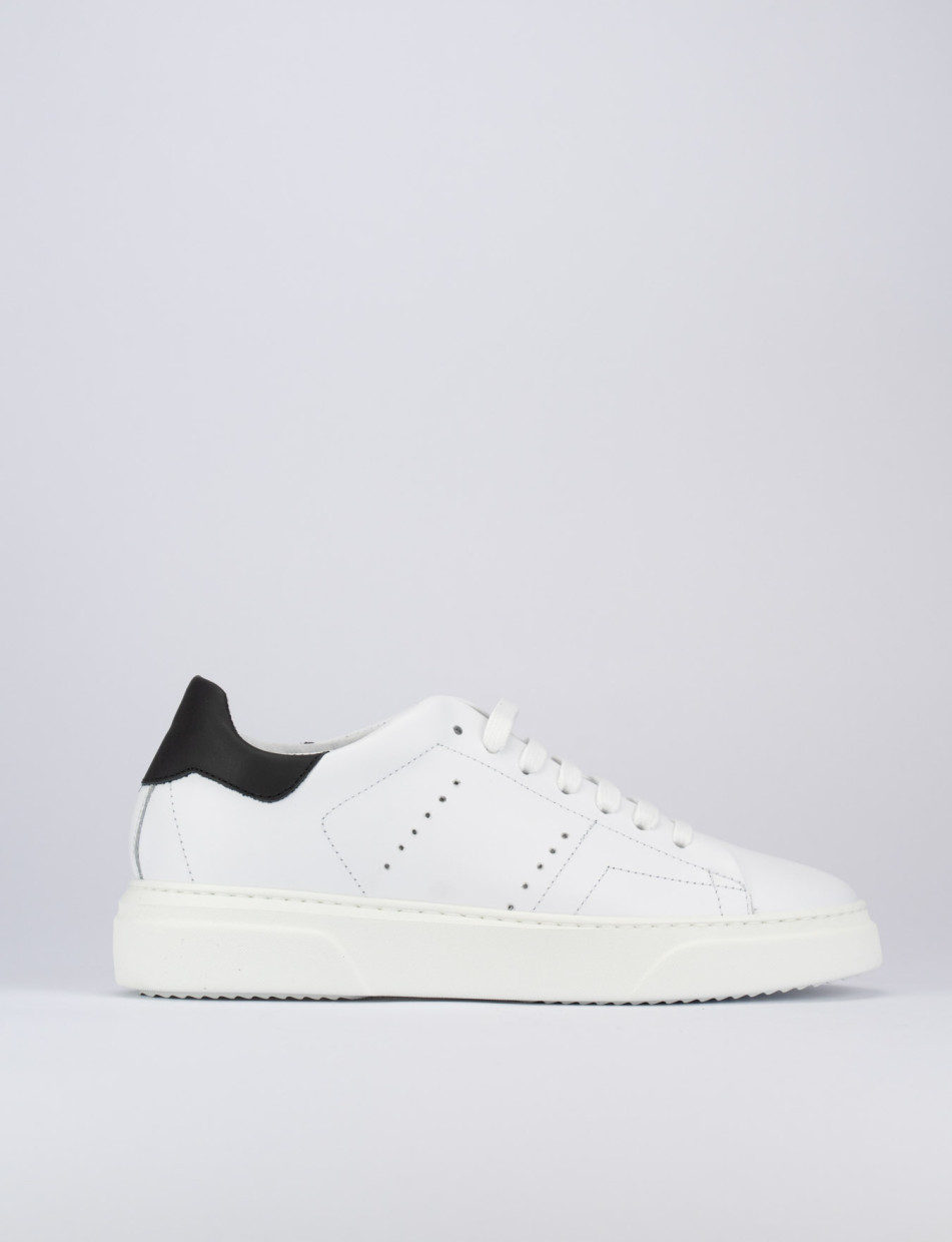 Sneakers white leather