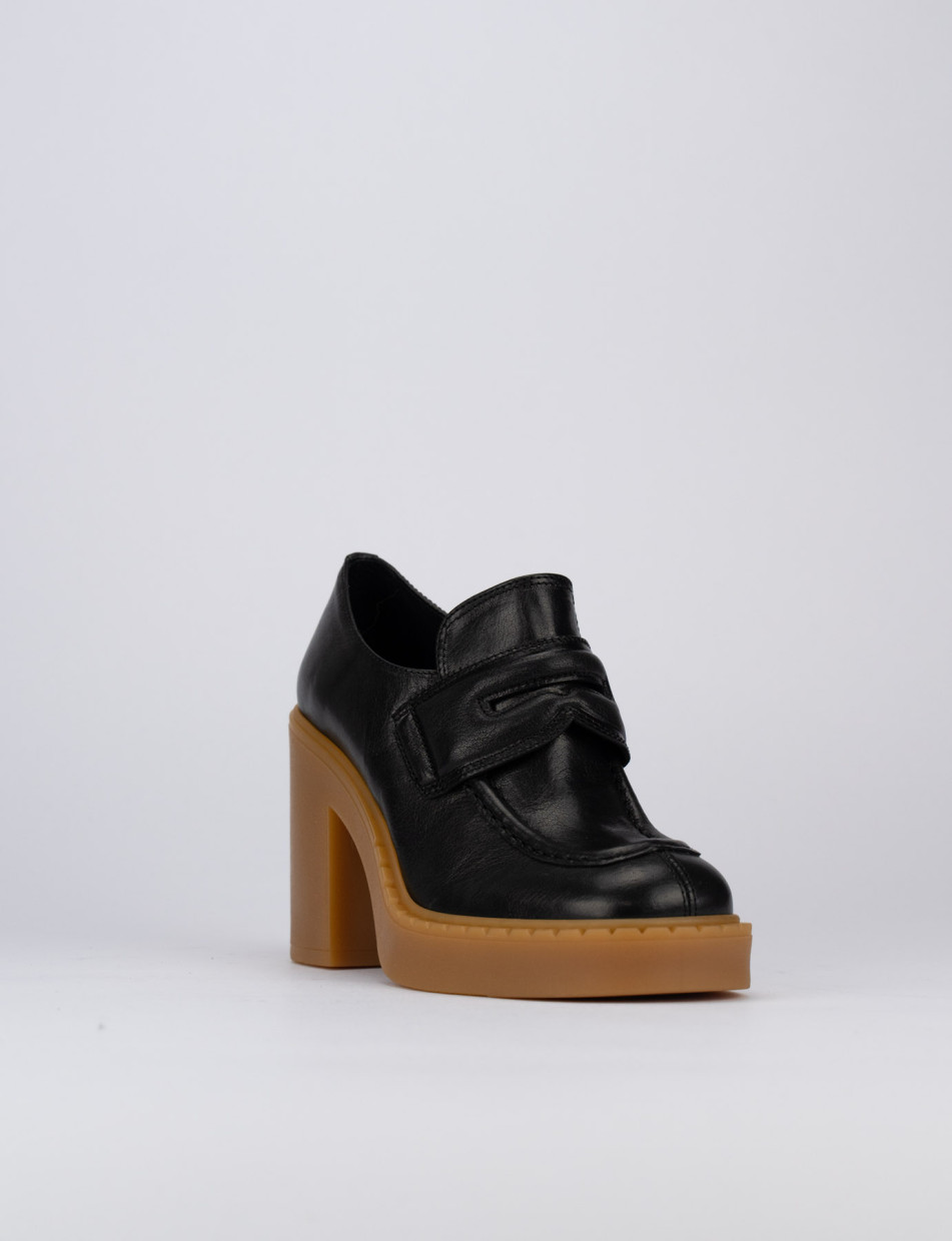 Loafers heel 7 cm black leather